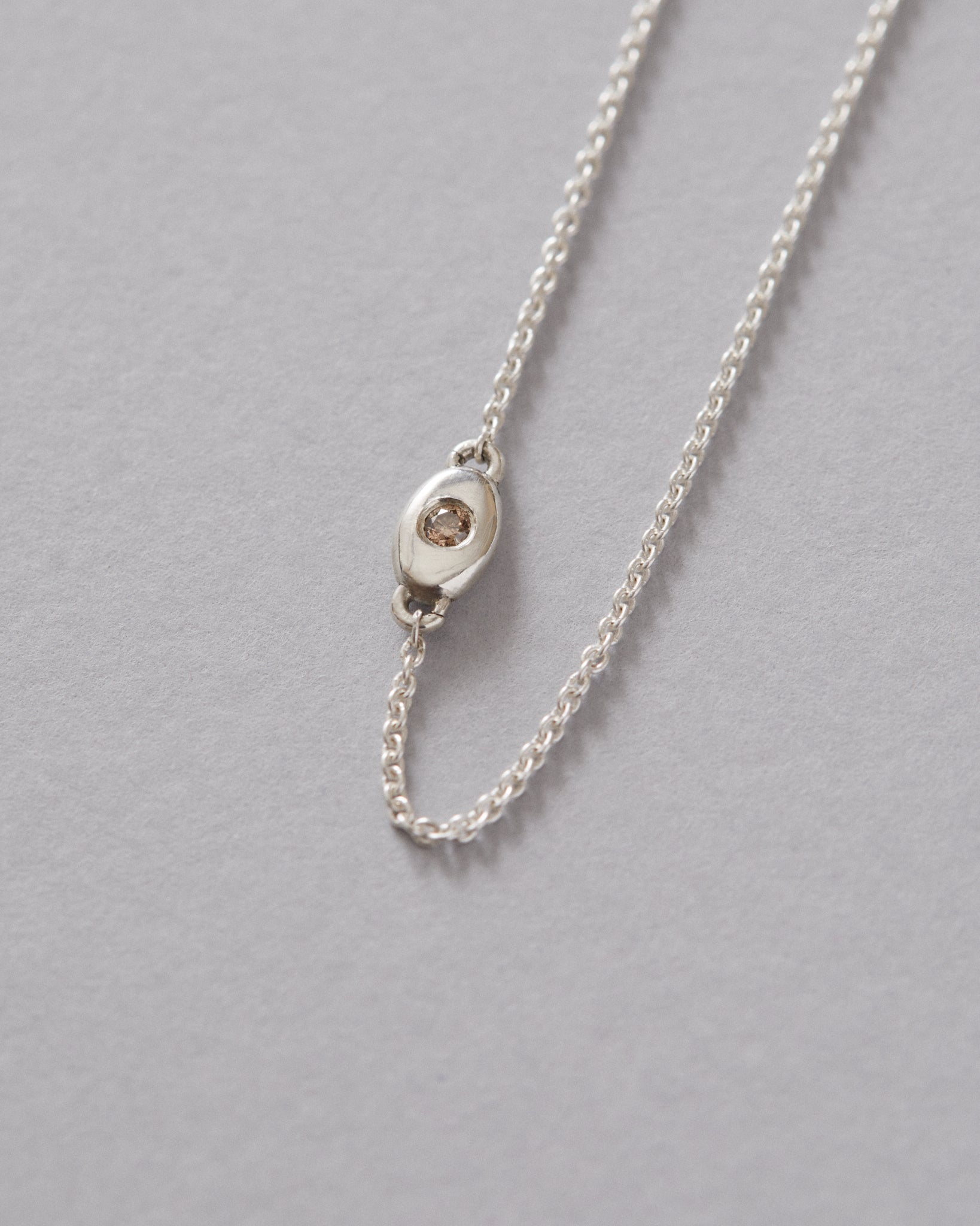 Oval solitaire bracelet