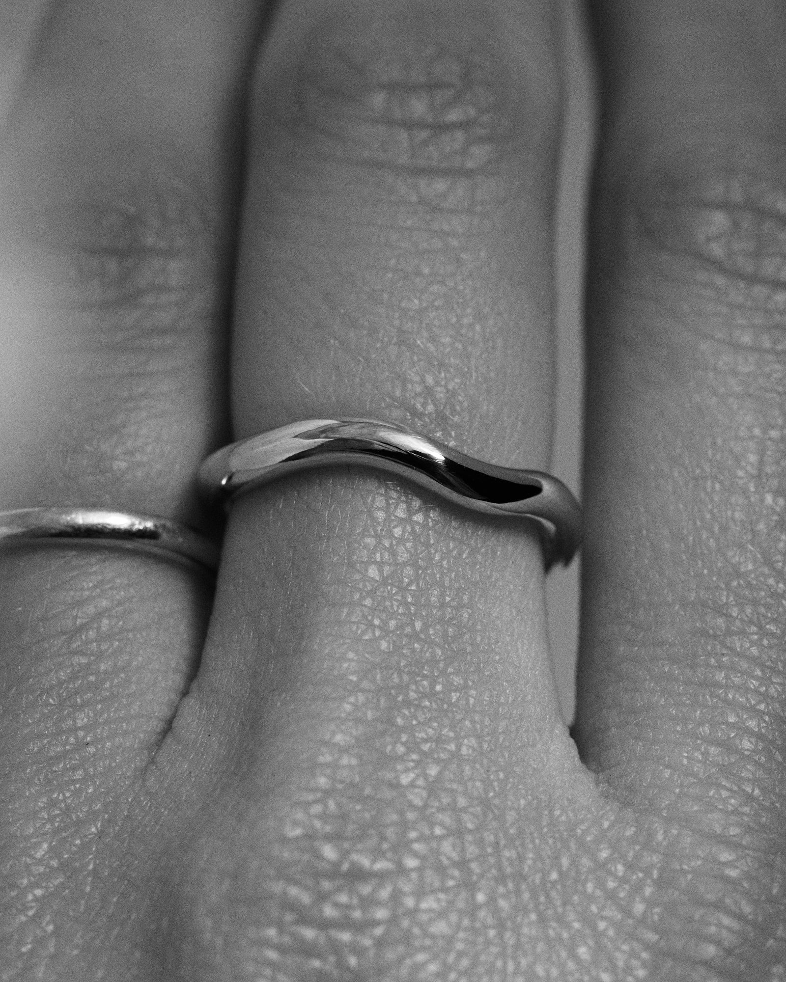 Courbée ring