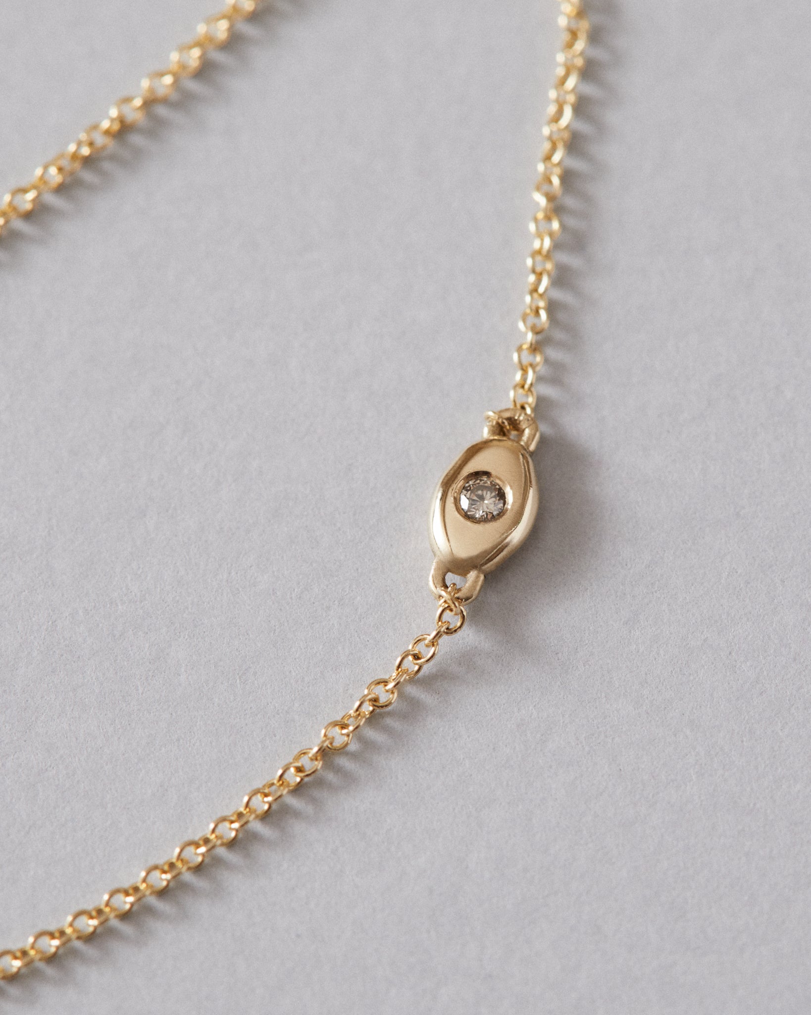 Oval solitaire bracelet