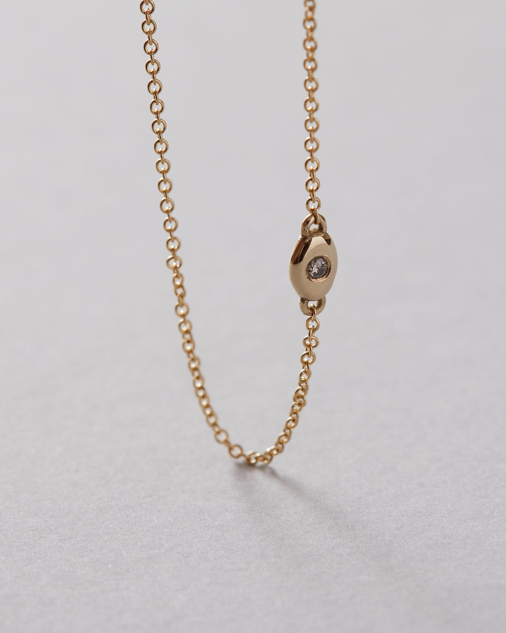 Oval solitaire bracelet