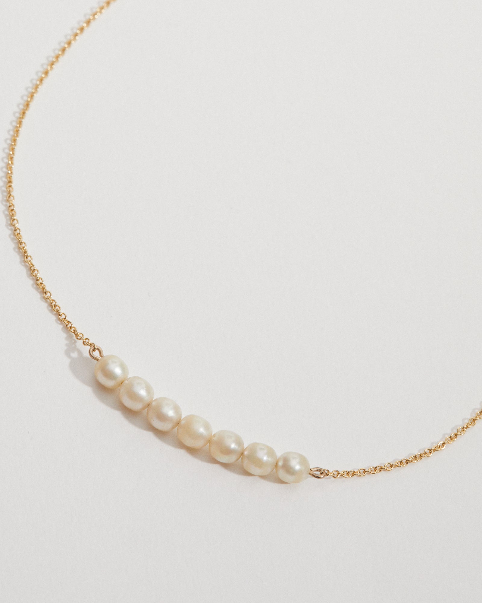 Pearl bar necklace.