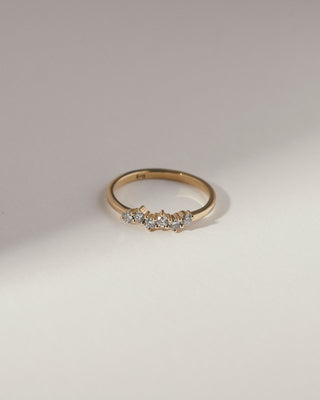 Linear diamond cluster ring